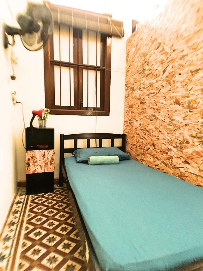 Lavender Green Home Malacca Bagian luar foto