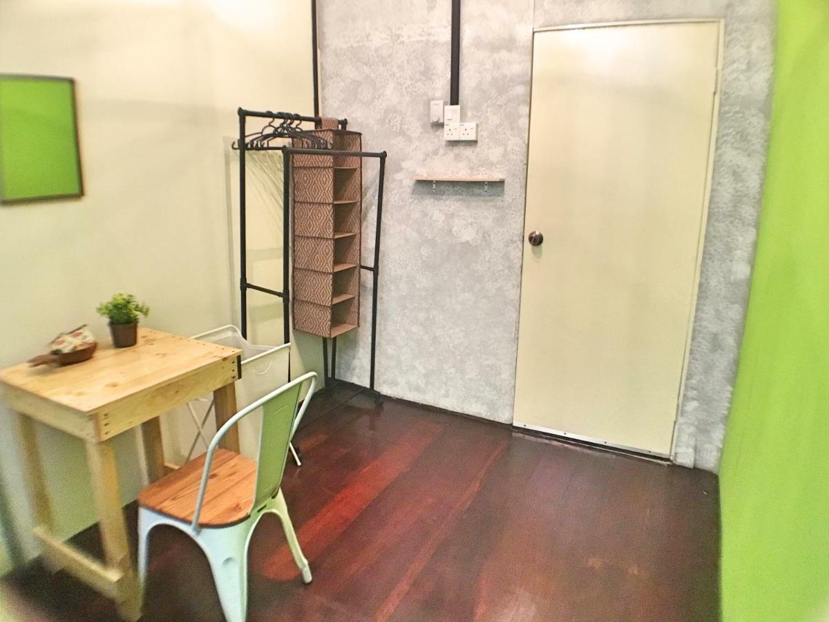 Lavender Green Home Malacca Bagian luar foto